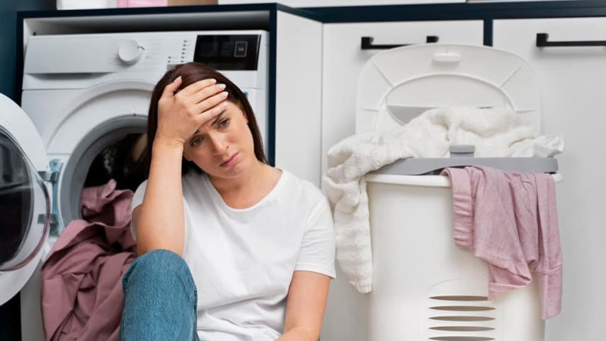 The automatic washing machine turns on, but does not start washing and does not wash